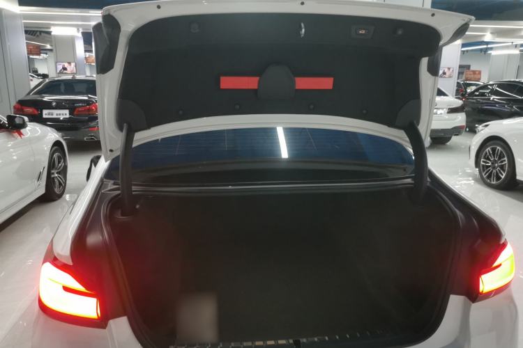 Used BMW 5 Series 2022 Second Facelift 525Li Luxury Package
