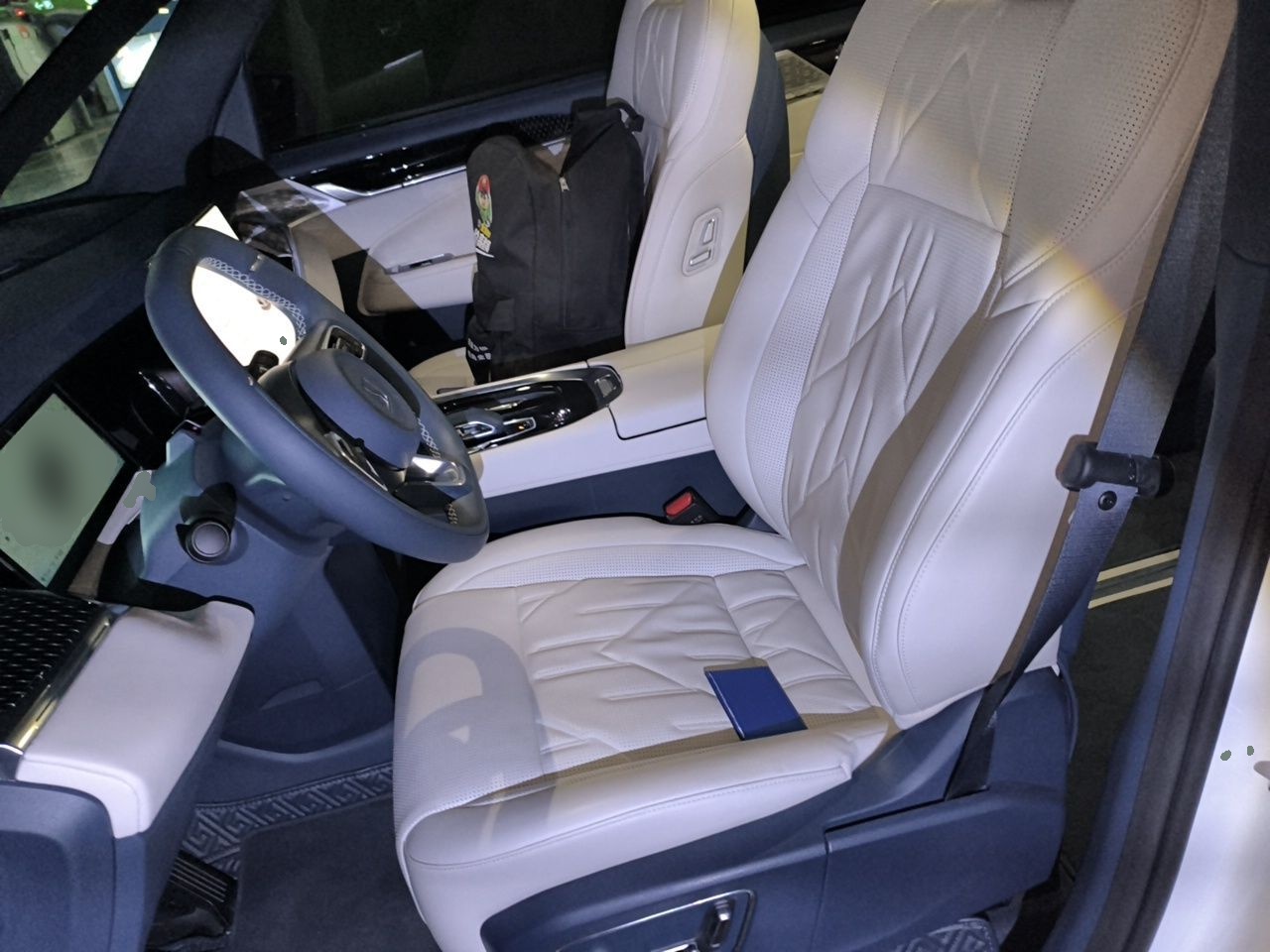 Zeekr 009 2024 7-Seater Aisle Version 108 kWh — снимка 15