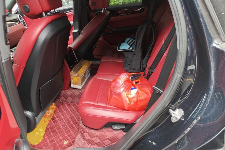 Used Porsche Cayenne E-Hybrid 2021 Cayenne E-Hybrid 2.0T Left Rear Seat