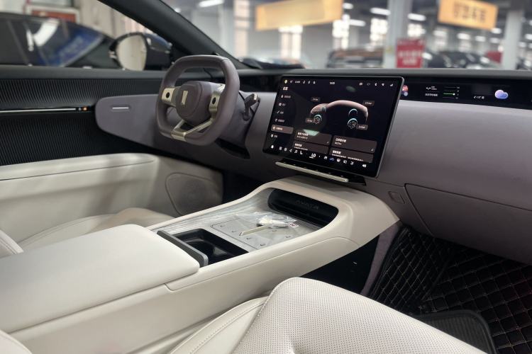 Used Avatr 12 2025 Max Extended-Range Edition Interior 4