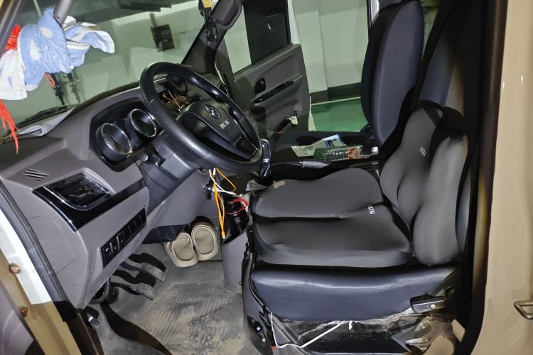 Used Dongfeng Yufeng EM26 2023 Standard Edition 41.472 kWh Henan Lithium Power Left Front Seat