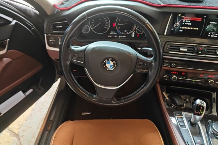 Used BMW 5 Series 2014 528Li Leading Model
