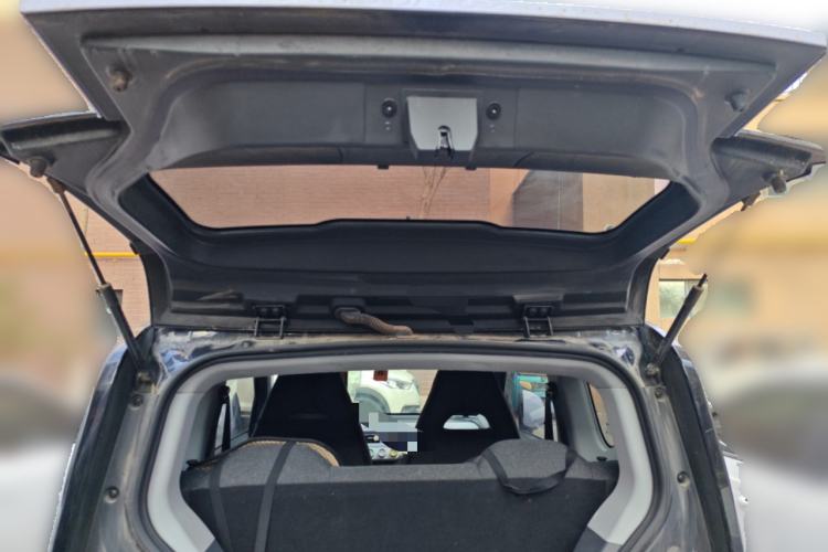 Used Chery QQ Ice Cream 2022 120km Conical Shape Lithium Iron Phosphate Trunk