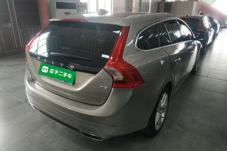 Used Volvo V60 2015 T5 Zhiya Edition
