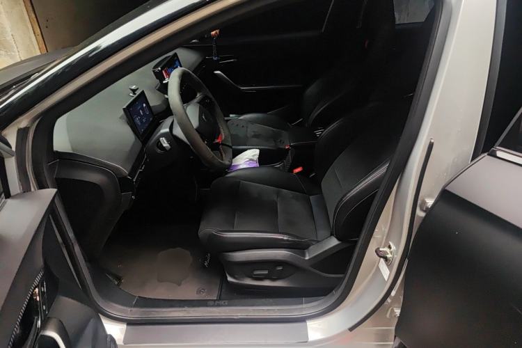 Used MG 4 EV 2022 460 km All-Wheel-Drive Performance Version
