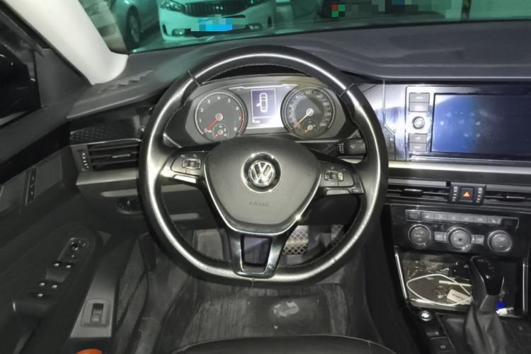 Used Volkswagen Passat 2019 330TSI Elite Edition China VI Steering Wheel