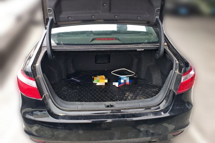 Used CHANGAN Raeton 2014 1.8T Automatic Prestige Anniversary Edition China IV Standard Trunk