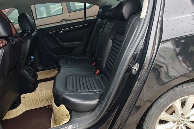 Used Volkswagen Magotan 2013 1.8TSI Luxury Model Left Rear Seat