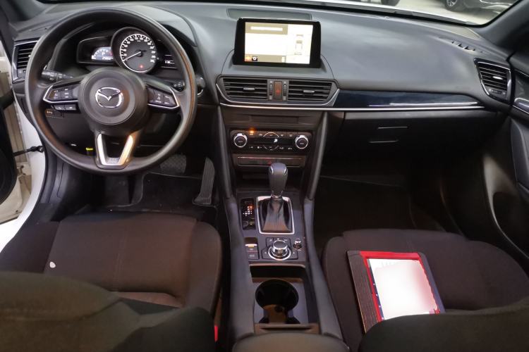 Used Mazda CX-4 2021 2.0L Automatic Two-Wheel Drive Blue Sky Exploration Edition Center Console