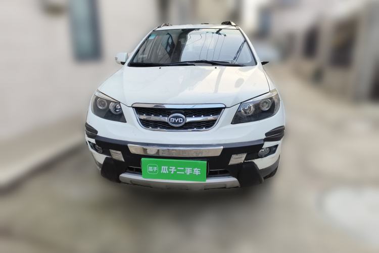Used BYD S6 2014 2.0L Manual Luxury 5-Seater
