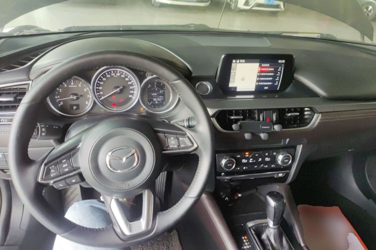 Used Mazda Atenza 2018 2.0L Blue Sky Luxury Edition China V Standard Center Console