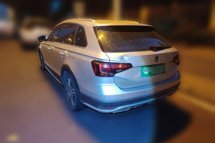 Used Volkswagen C-TREK 2017 230TSI DSG Luxury Model
