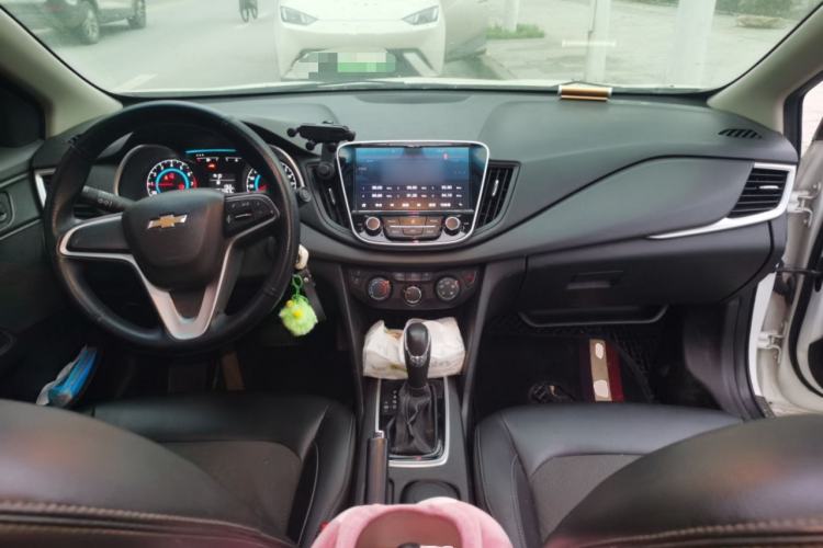 Used Chevrolet Cavalier 2018 320 Automatic Xinyue Edition Center Console