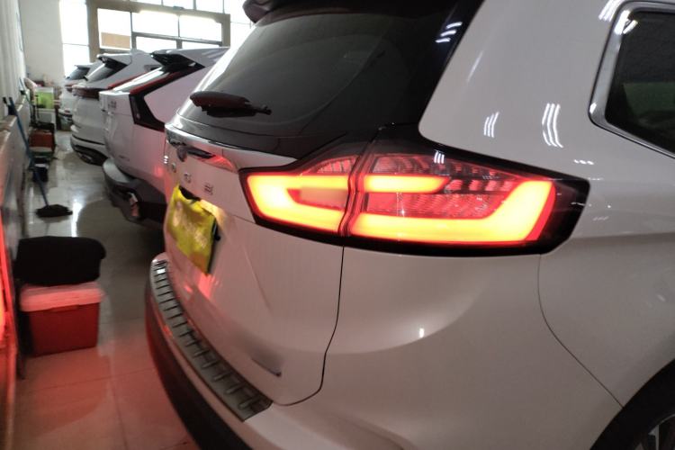 Used Ford Edge 2021 PLUS EcoBoost 245 Two-Wheel-Drive Platinum Edition 5 Seats
