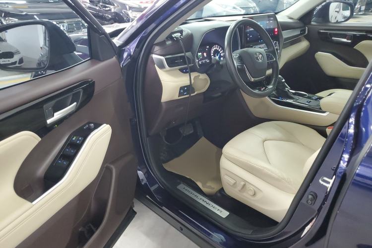 Used Toyota Highlander 2022 Dual-Engine 2.5L Four-Wheel Drive Prestige Version 7 Seats
