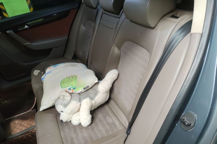 Used Volkswagen Magotan 2012 1.8TSI Prestige Model Left Rear Seat