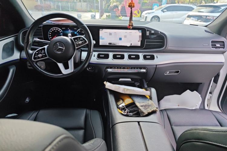 Used Mercedes-Benz GLE Coupe 2020 GLE 350 4MATIC Coupe SUV Luxury Model Center Console