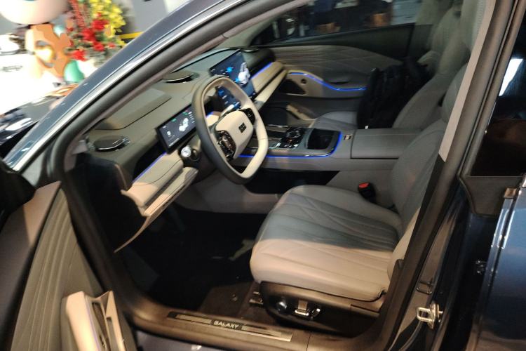 Used Geely Galaxy 8 2025 130km EM-i Flagship Edition Left Front Seat