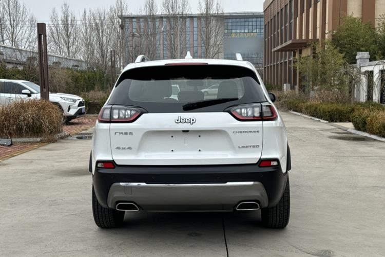 Used Jeep Cherokee 2019 2.0T Four-Wheel Drive Explorer Edition China VI Emission Standard