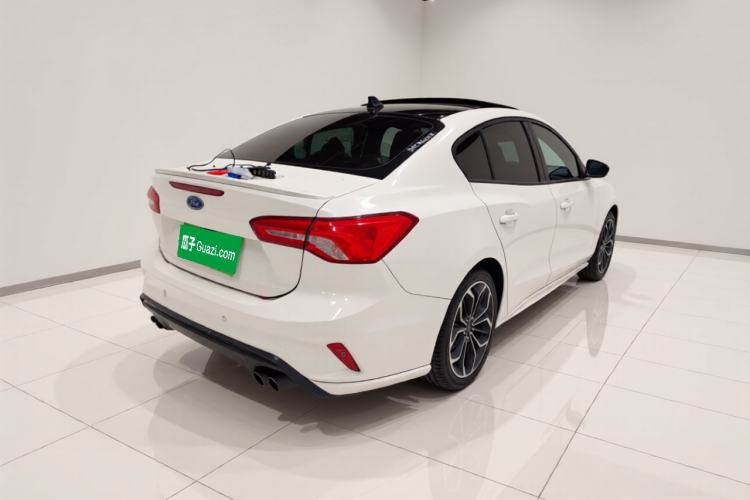 Used Ford Focus 2021 Sedan EcoBoost 180 Automatic ST Line Exterior 5