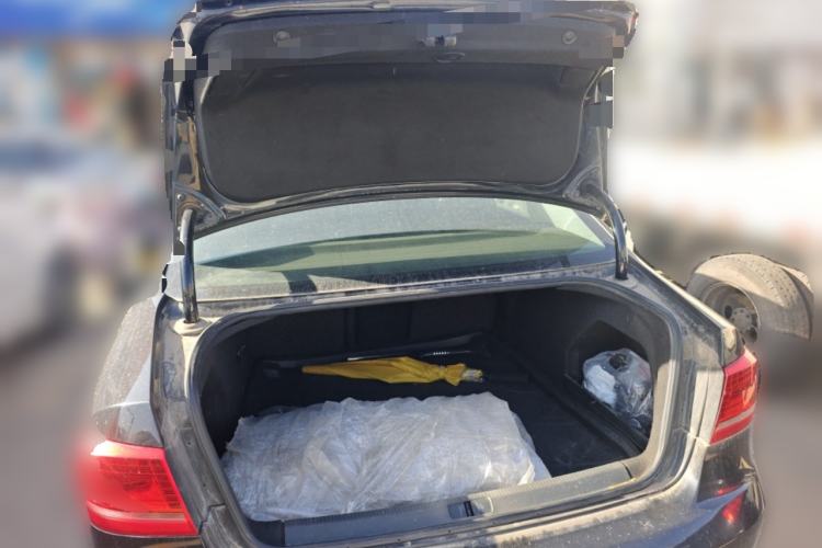 Used Volkswagen Magotan 2012 Revised 1.8TSI Luxury Version Trunk