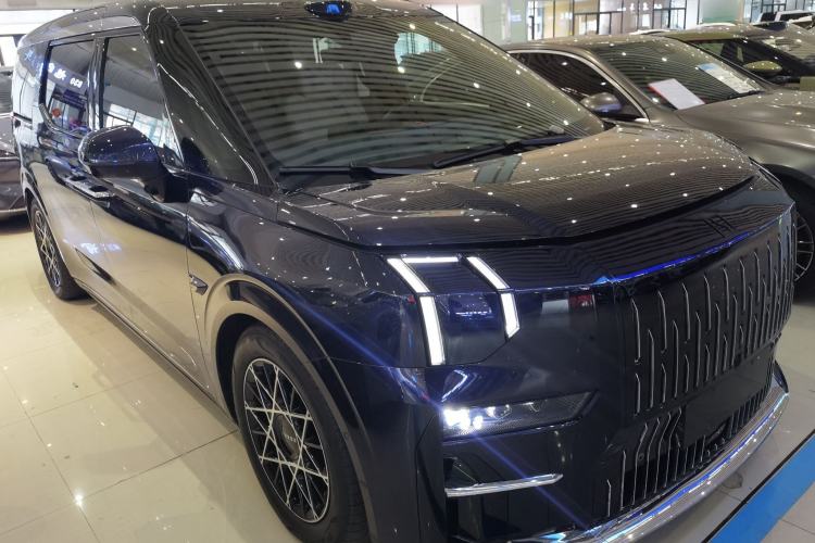 Used Zeekr 009 2024 7-Seater Walk-Through Version Four-Wheel Drive 108 kWh