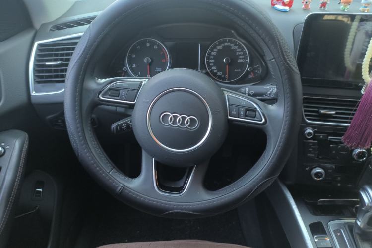 Used Audi Q5 2017 Plus 40 TFSI Technology Model