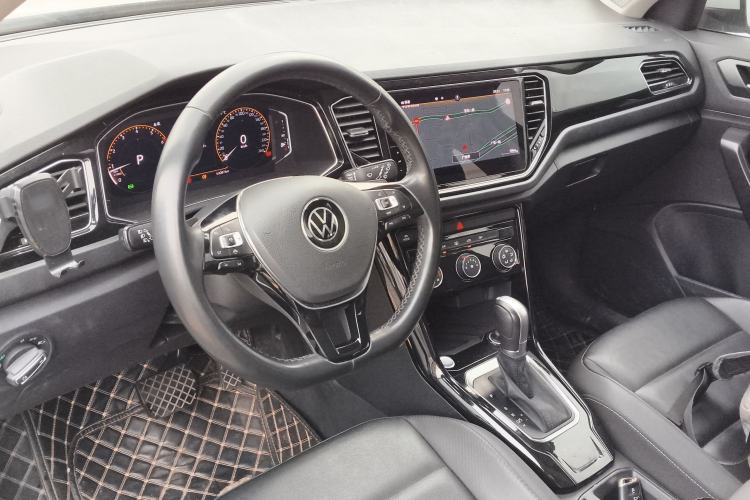 Used Volkswagen T-ROC 2021 280TSI DSG Two-Wheel Drive Comfort Connect Edition Center Console