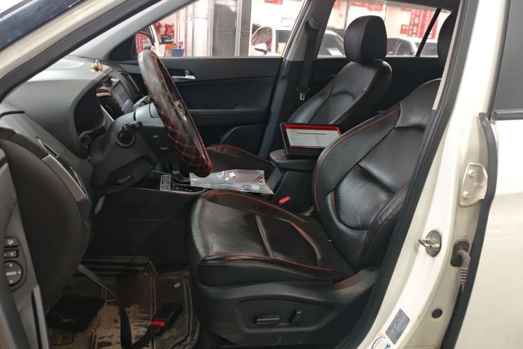 Used Hyundai ix25 2016 1.6T Dual-Clutch Two-Wheel-Drive Deluxe DLX Model