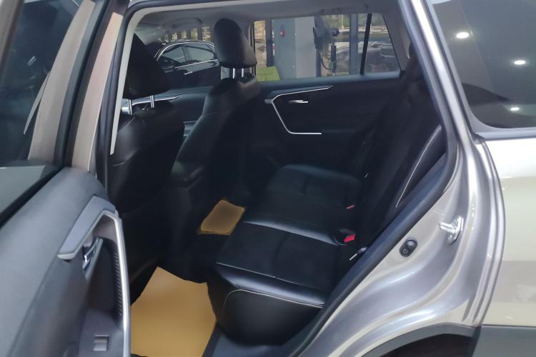 Used Toyota RAV4 2021 2.0L CVT Two-Wheel Drive Fashion Edition