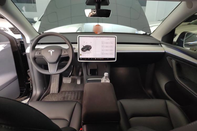 Used Tesla Model Y 2023 Rear-Wheel-Drive Version Center Console