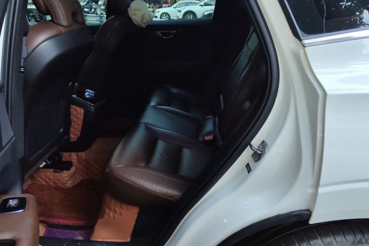 Used Volvo XC60 2019 T5 4x4 Smart Edition China V Standard Left Rear Seat