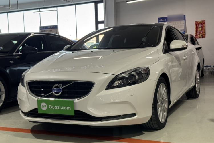 Used Volvo V40 2015 1.6T Zhiyi Edition