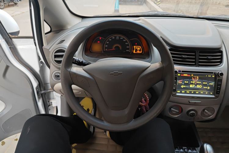 Used Chevrolet Sail 2013 Sedan 1.4L AMT Enjoy Edition Steering Wheel