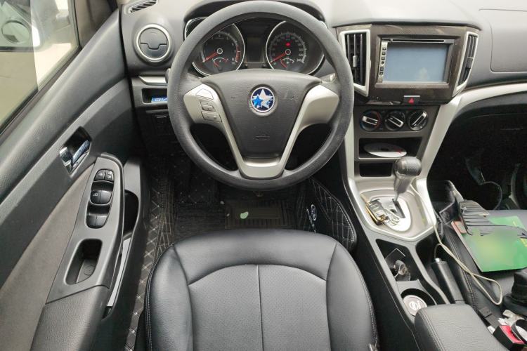 Used Venucia T70 2015 2.0L CVT Smart Choice Edition Steering Wheel