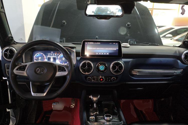 Used BAIC Off-Road BJ40 2018 PLUS 2.3T Automatic Four-Wheel Drive Flagship Version China V Emission Standard Center Console