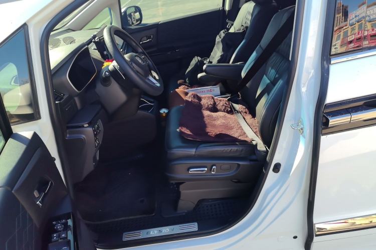 Used Honda Elysion 2022 2.0L eHEV Luxury Edition Left Front Seat