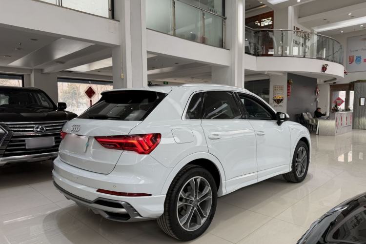 Used Audi Q3 2020 40 TFSI Fashion Dynamic Model
