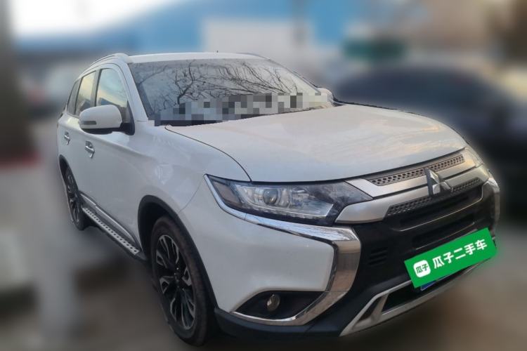 Used Mitsubishi Outlander 2019 2.0L Two-Wheel Drive Comfort Edition 5 Seats China V Standard Front Right 45 Deg