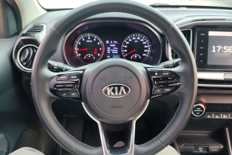 Used Kia kx1 Stonic 2021 1.4L CVT Fun & Sunroof Model Steering Wheel