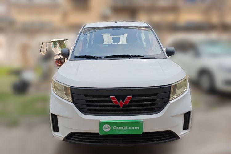 Used Wuling Hongguang PLUS 2019 1.5T Manual Standard Edition 5 Seats
