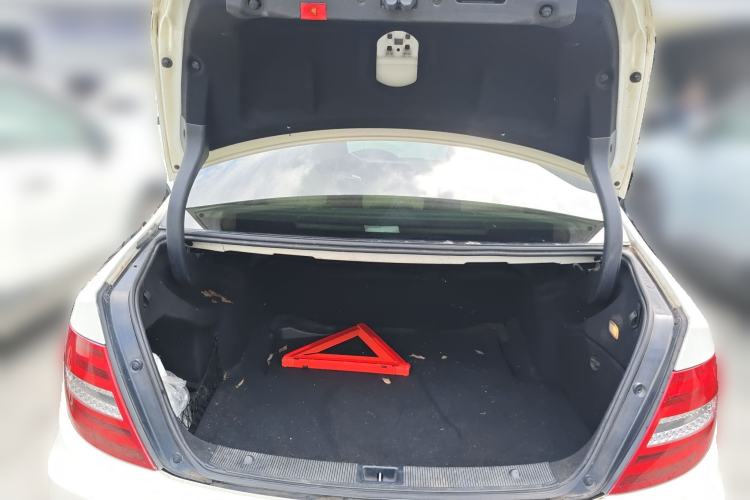 Used Mercedes-Benz C-Class 2011 C 200 CGI Fashion Model Trunk