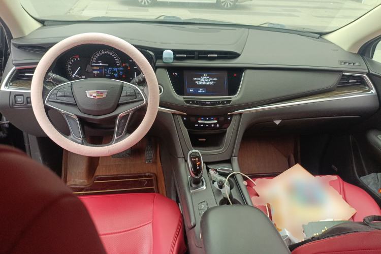 Used Cadillac XT5 2016 25T Luxury Model Center Console