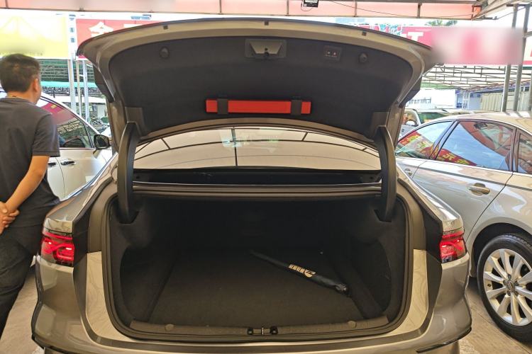 Used BYD Han 2022 EV Genesis Edition 715 km Front-Wheel-Drive Flagship Model
