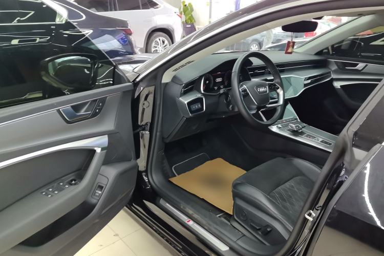 Used Audi A7L 2024 45TFSI quattro S-line Visionary Edition Flow Crystal Package
