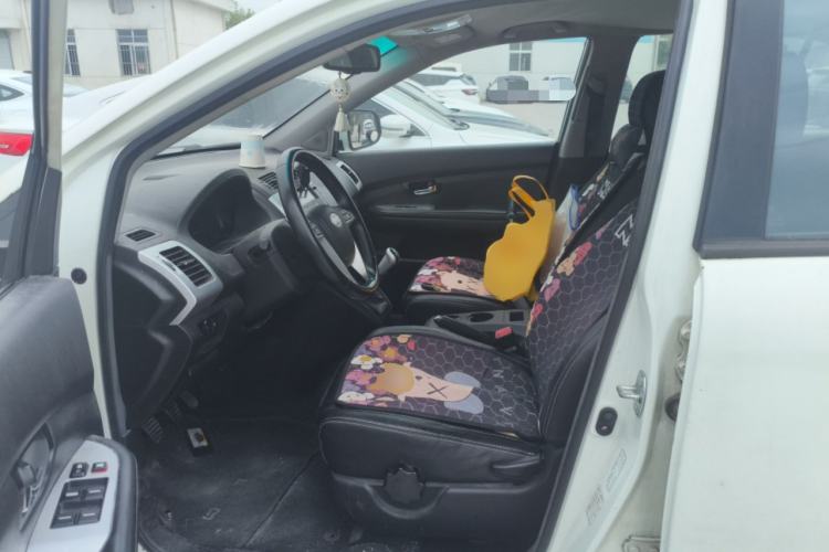 Used BYD S6 2014 2.0L Manual Luxury 5-Seater Driver Seat