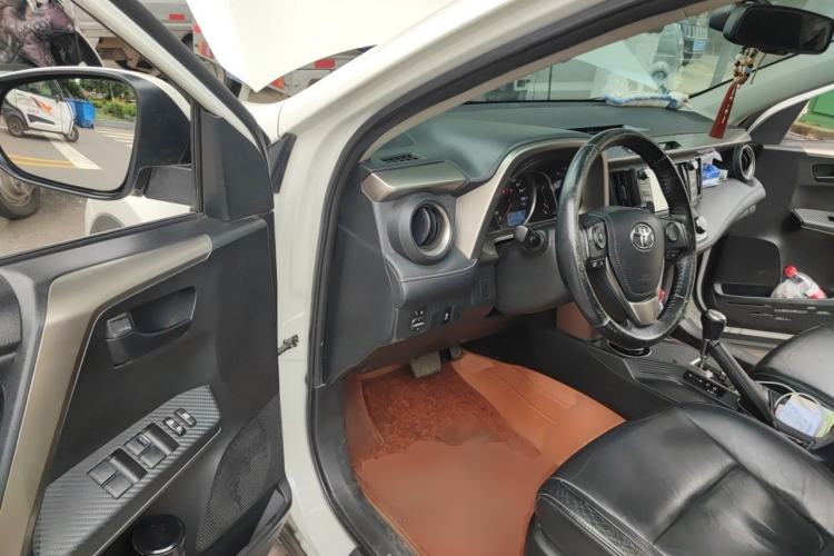 Used Toyota RAV4 2015 2.5L Automatic 4x4 Elite Edition
