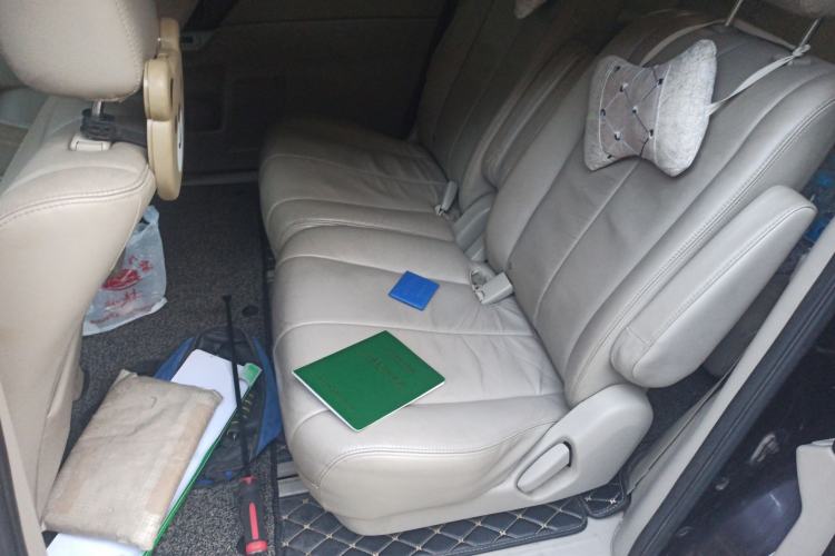 Used Mazda 8 2013 2.5L Deluxe Edition
