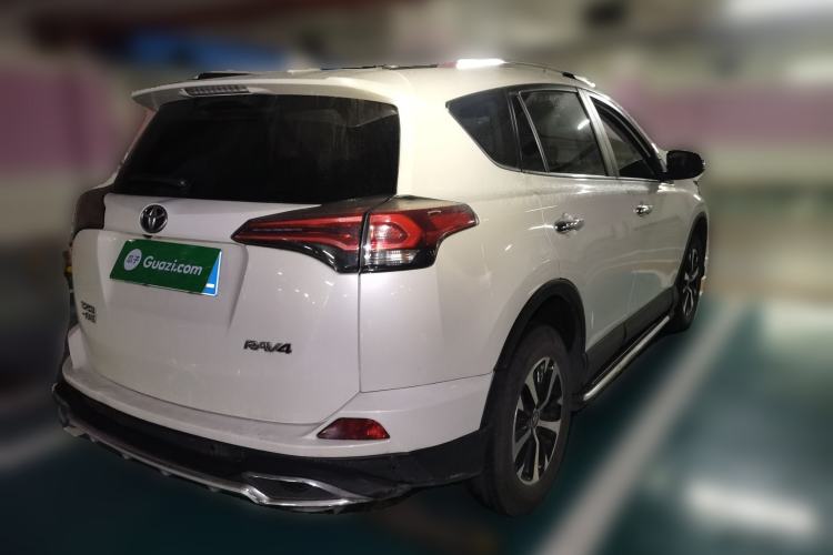 Used Toyota RAV4 2016 2.0L CVT Two-Wheel Drive Fashion Edition China V Standard Rear Right 45 Deg