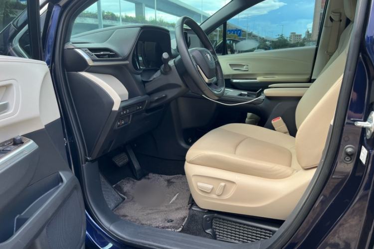 Used Toyota Sienna 2021 2.5L Hybrid Luxury Edition
